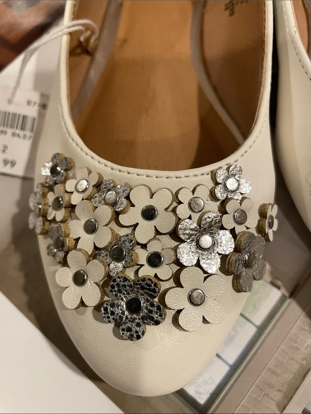 NWT American Eagle Girls Cream Floral Sequin Embellished Ballet Flats